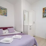 Isaura شقة